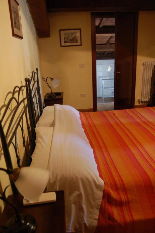 法恩莎 Agriturismo La Curbastra旅馆 外观 照片